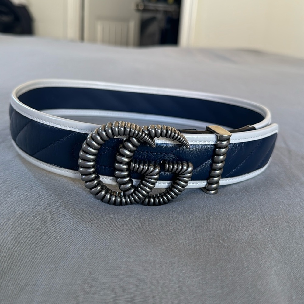 Gucci Marmont Torchon GG Belt in dark blue in 70